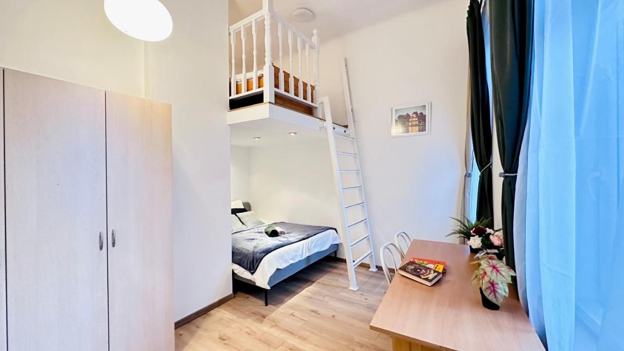 Jozsef 18 Apartment - 5 Mins To New York Cafe Будапеща Екстериор снимка