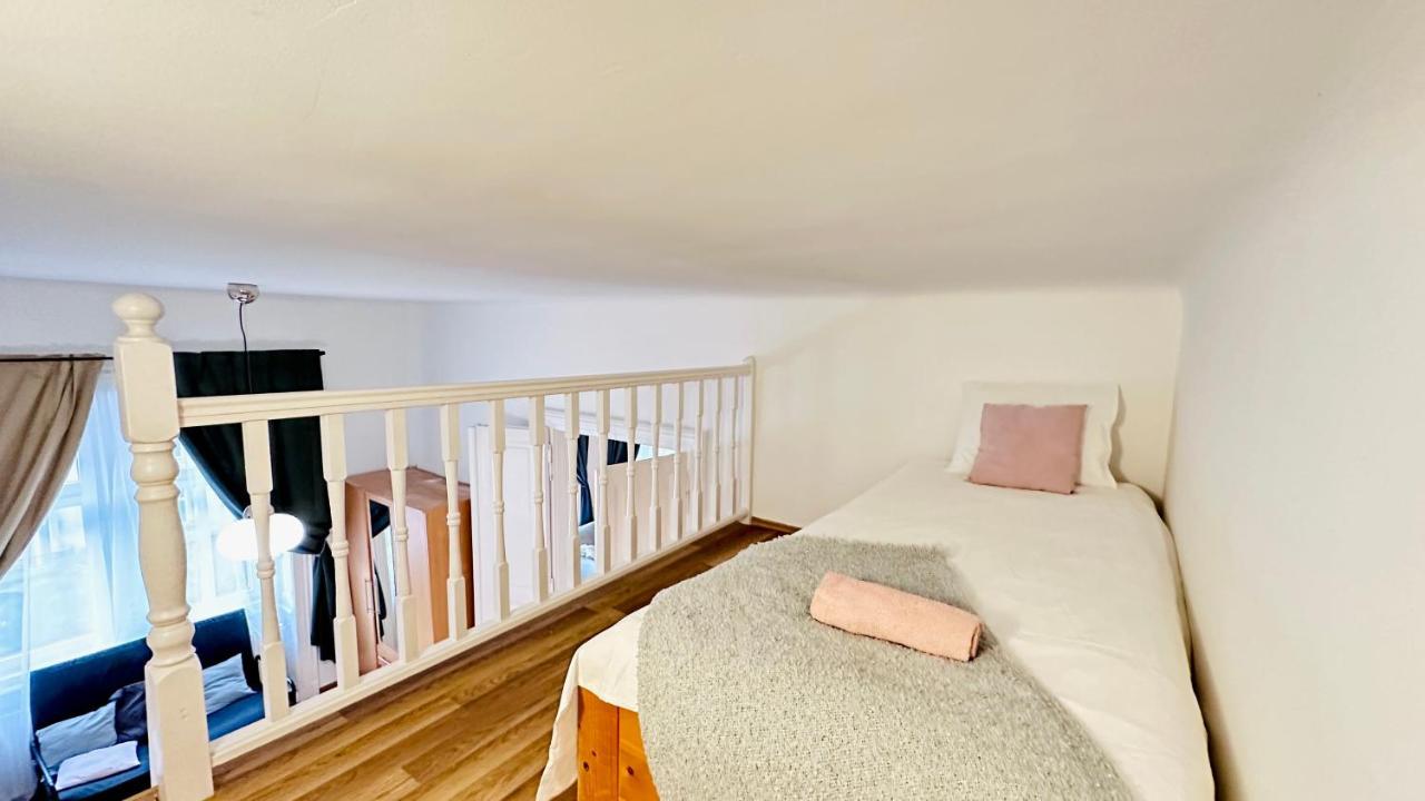 Jozsef 18 Apartment - 5 Mins To New York Cafe Будапеща Екстериор снимка